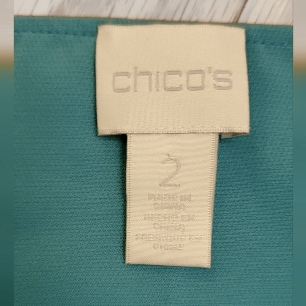 CHICO'S beautiful blue slevles shirt, Size 2 - Picture 3 of 4